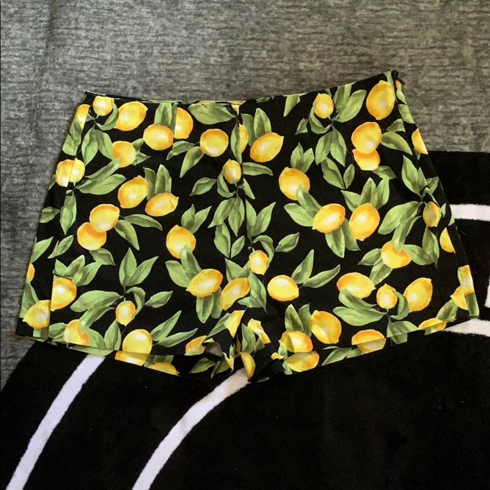 Black/yellow lemon 🍋 shorts